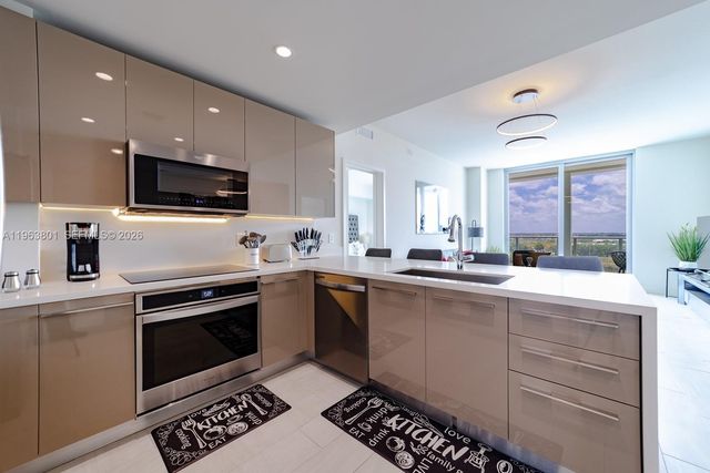 2000 Metropica Way 806, Sunrise, FL 33323