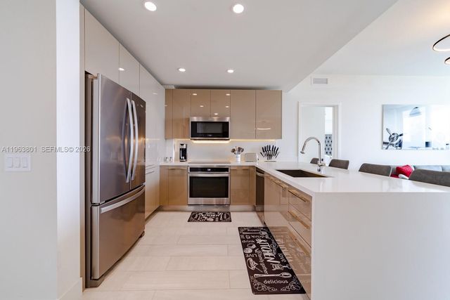 2000 Metropica Way 806, Sunrise, FL 33323