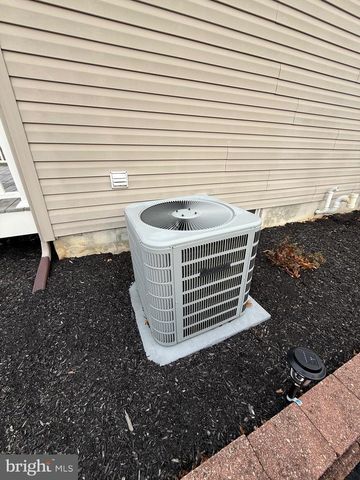 727 CLOVER HILL, Bridgeton, NJ 08302