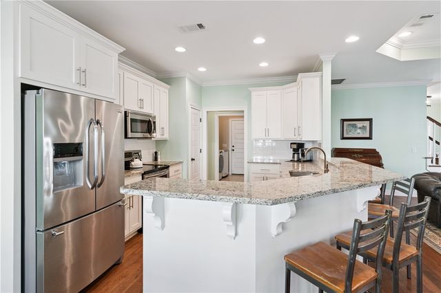 18 Country Club Court, St Simons Island, GA 31522