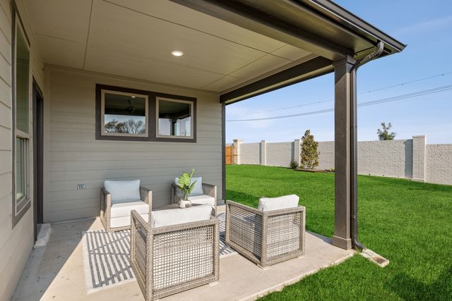 907 Sleepy Landing Drive, Lavon, TX 75166