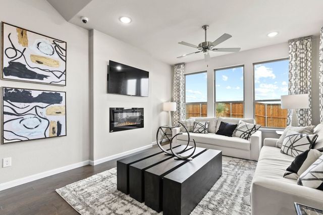 907 Sleepy Landing Drive, Lavon, TX 75166