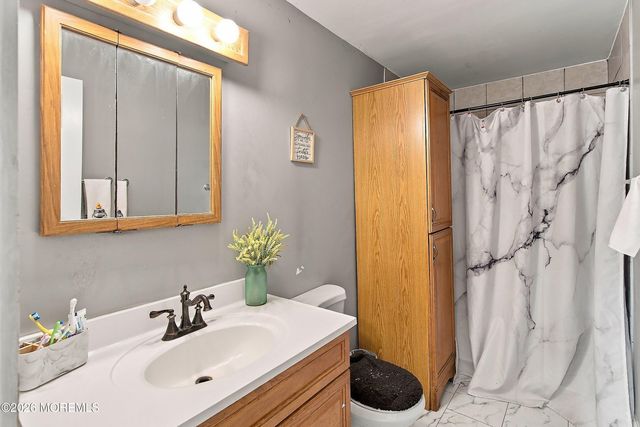 726 Lake Barnegat Drive N, Lanoka Harbor, NJ 08734