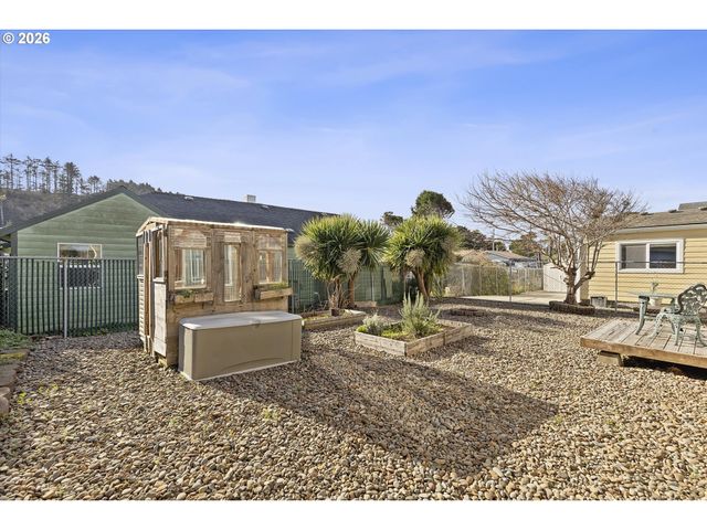 333 Nw 58TH St, Newport, OR 97365