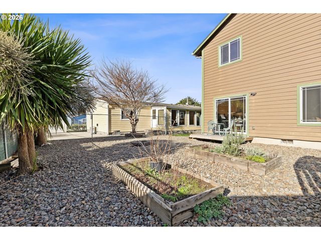 333 Nw 58TH St, Newport, OR 97365