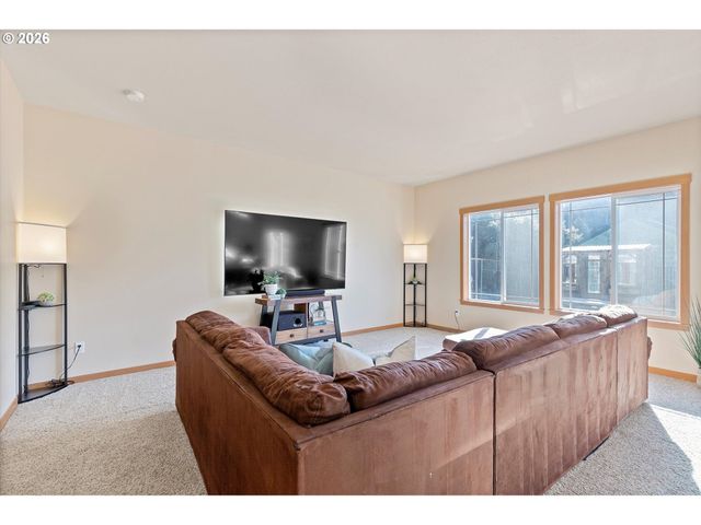 333 Nw 58TH St, Newport, OR 97365