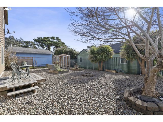 333 Nw 58TH St, Newport, OR 97365