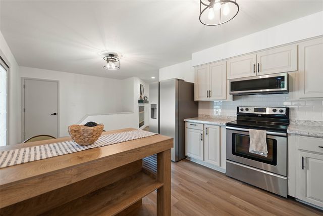 1206 S 16th Avenue W, Newton, IA 50208
