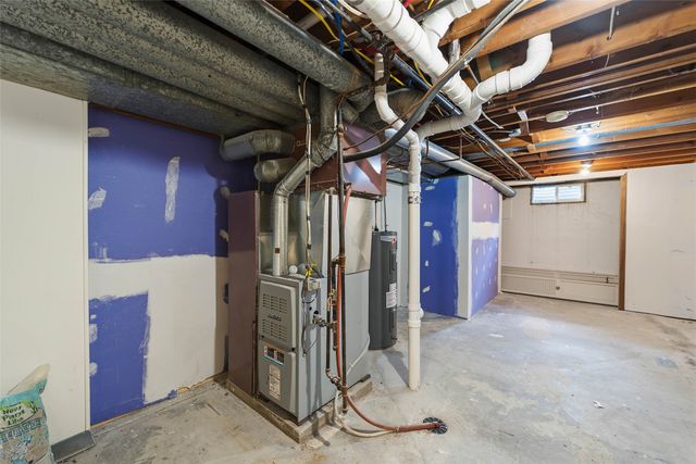 1206 S 16th Avenue W, Newton, IA 50208