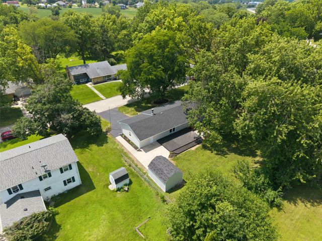 1206 S 16th Avenue W, Newton, IA 50208