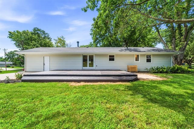 1206 S 16th Avenue W, Newton, IA 50208