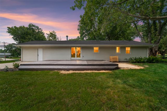 1206 S 16th Avenue W, Newton, IA 50208