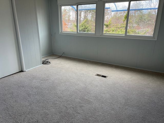 29 Presidents Way, Carver, MA 02330