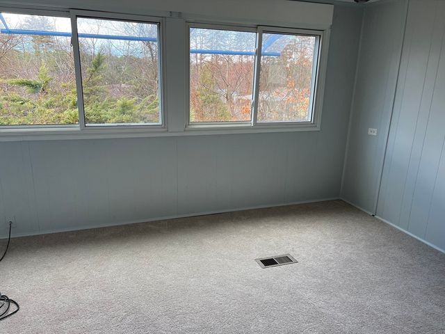 29 Presidents Way, Carver, MA 02330