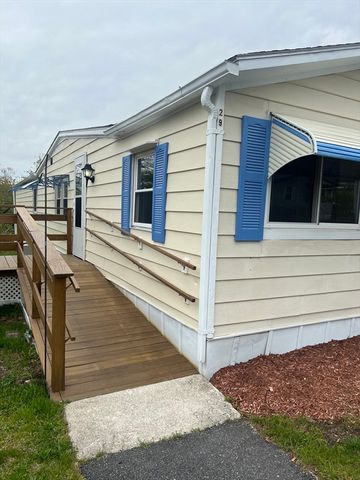 29 Presidents Way, Carver, MA 02330