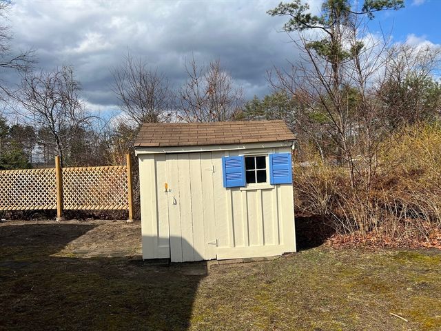 29 Presidents Way, Carver, MA 02330