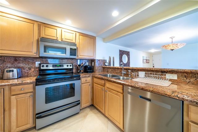 1621 Collins Ave 802, Miami Beach, FL 33139