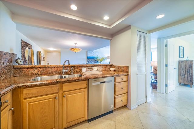 1621 Collins Ave 802, Miami Beach, FL 33139