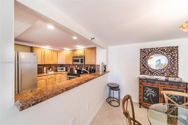 1621 Collins Ave 802, Miami Beach, FL 33139