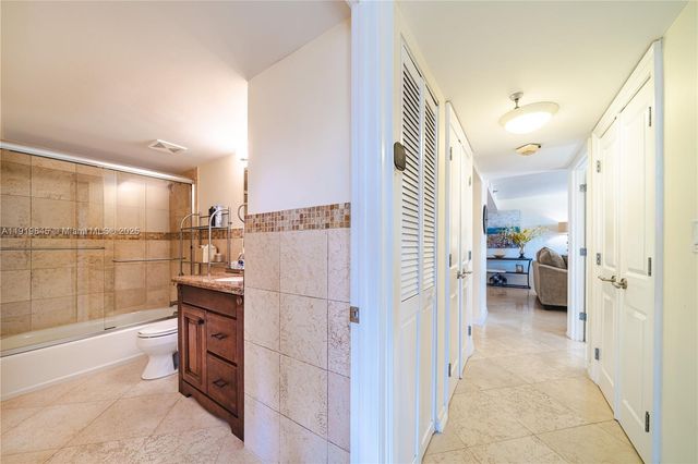 1621 Collins Ave 802, Miami Beach, FL 33139