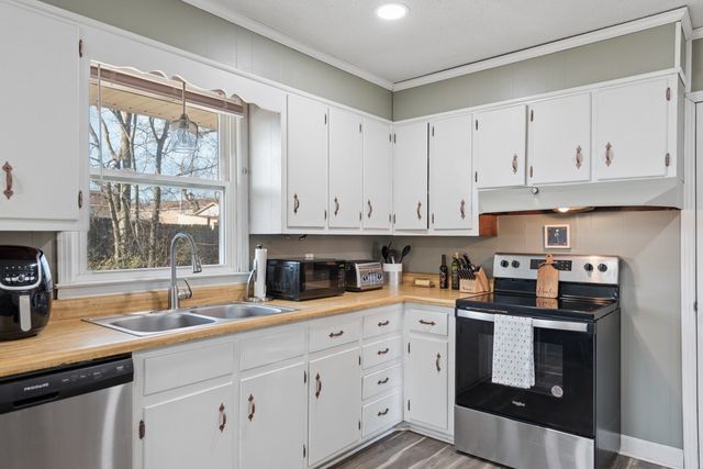 139 Laurel Ct, Hendersonville, TN 37075