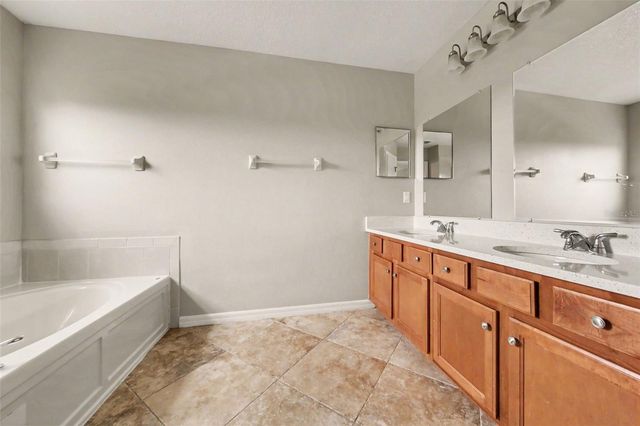30030 MESSARA COVE, Mount Dora, FL 32757