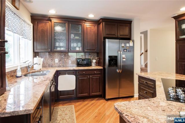 28 Old Fourth Drive, Jefferson Township, NJ 07438