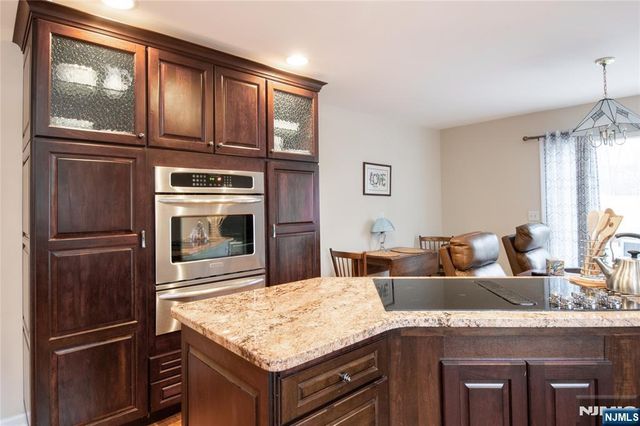 28 Old Fourth Drive, Jefferson Township, NJ 07438