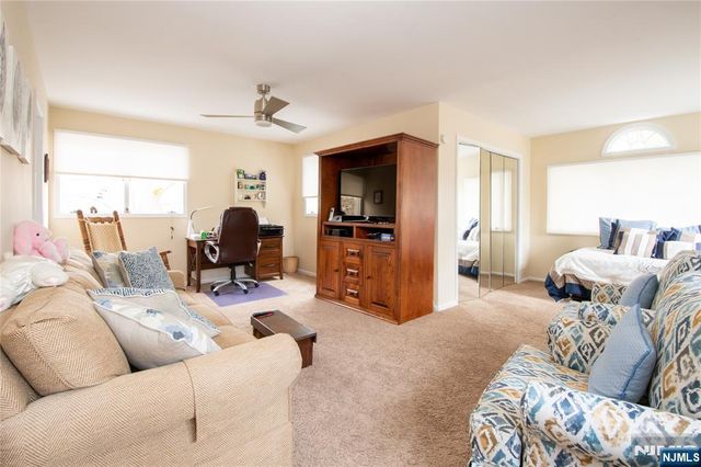 28 Old Fourth Drive, Jefferson Township, NJ 07438