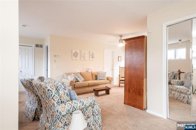 28 Old Fourth Drive, Jefferson Township, NJ 07438