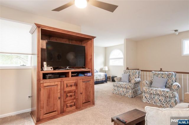 28 Old Fourth Drive, Jefferson Township, NJ 07438