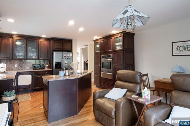 28 Old Fourth Drive, Jefferson Township, NJ 07438