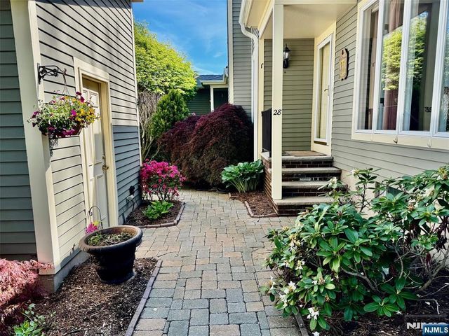 28 Old Fourth Drive, Jefferson Township, NJ 07438
