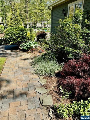 28 Old Fourth Drive, Jefferson Township, NJ 07438