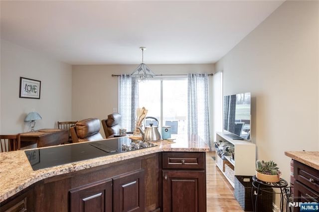 28 Old Fourth Drive, Jefferson Township, NJ 07438
