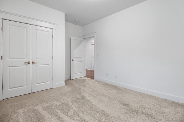 740 Jersey Dr, Clarksville, TN 37043