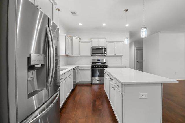 740 Jersey Dr, Clarksville, TN 37043