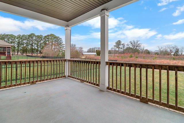 740 Jersey Dr, Clarksville, TN 37043