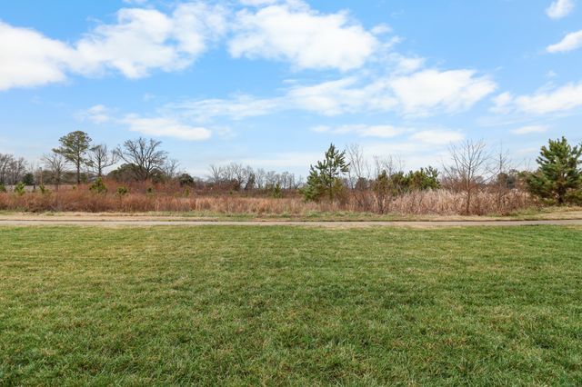 740 Jersey Dr, Clarksville, TN 37043