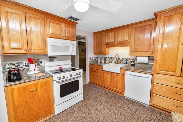 927 JERE CIRCLE, Lakeland, FL 33801