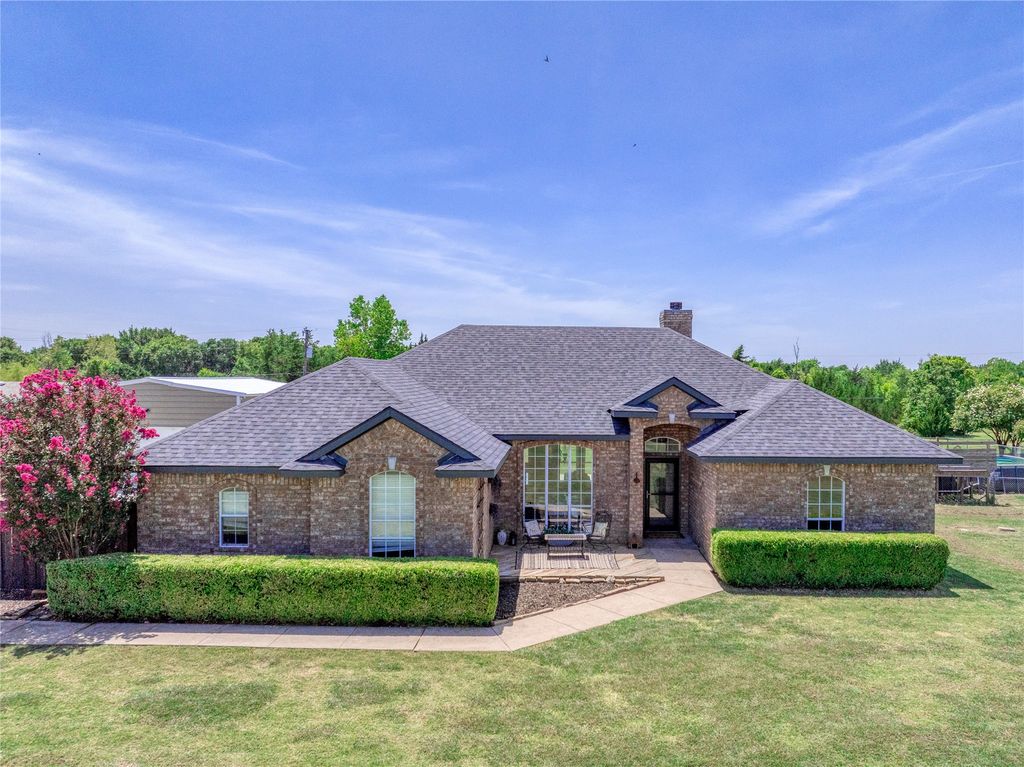 735 Meadowview Circle, Van Alstyne, TX 75495
