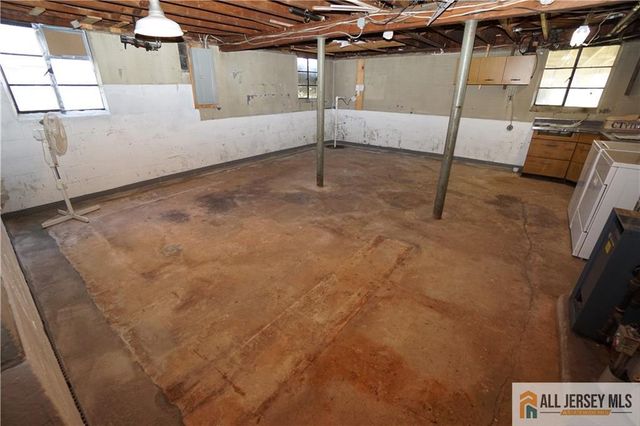 32 Predmore Avenue, Colonia, NJ 07067