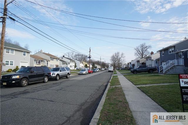 32 Predmore Avenue, Colonia, NJ 07067