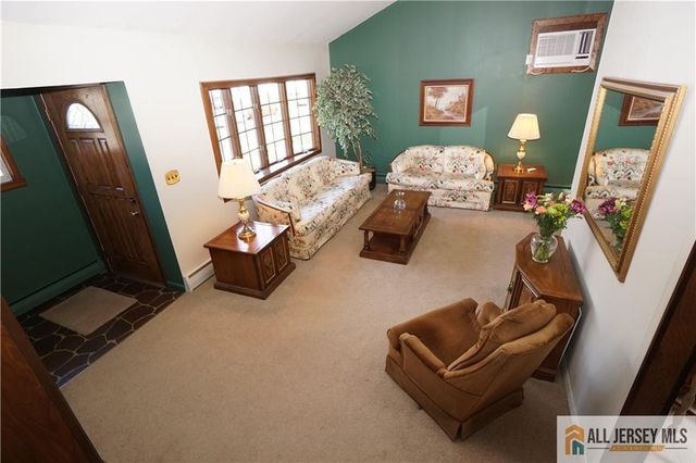 32 Predmore Avenue, Colonia, NJ 07067