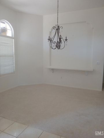 4000 Bridgewater Way, Bakersfield, CA 93313