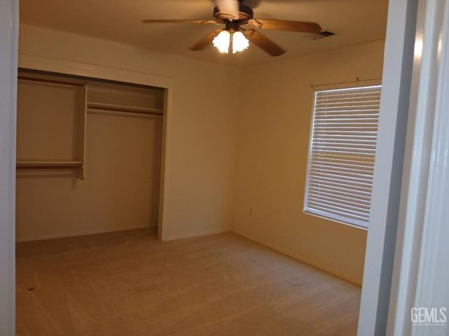 4000 Bridgewater Way, Bakersfield, CA 93313