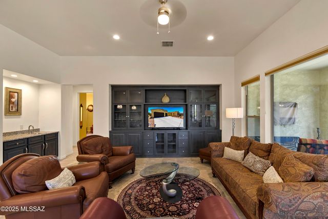 2324 E Dream Catcher Drive, Green Valley, AZ 85614