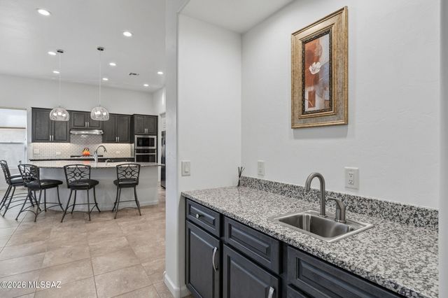 2324 E Dream Catcher Drive, Green Valley, AZ 85614