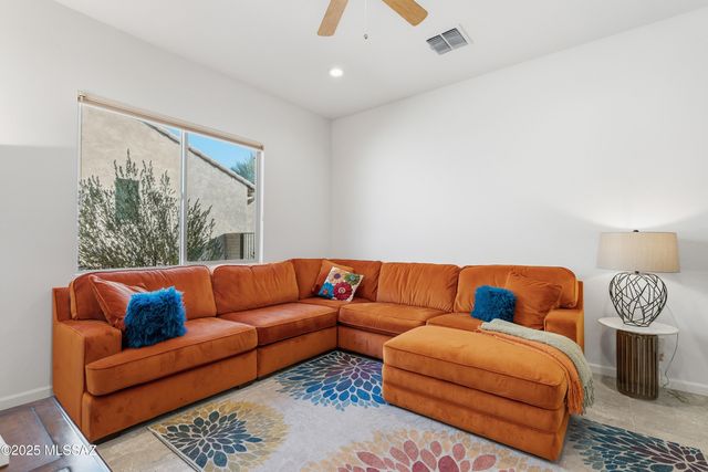 2324 E Dream Catcher Drive, Green Valley, AZ 85614