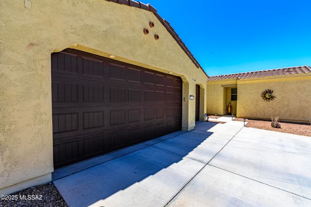 2324 E Dream Catcher Drive, Green Valley, AZ 85614